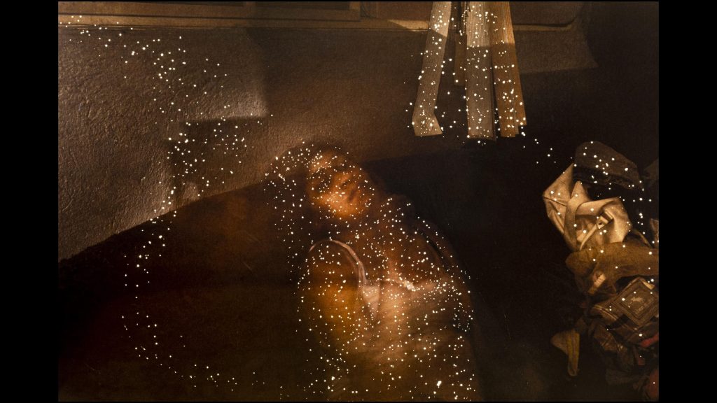希少 YAEL MARTINEZ Unseen wounds: how Yael Martínez's photography bares the