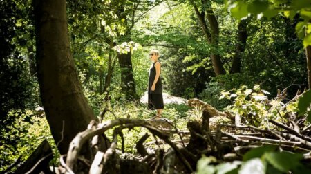 Hanna Tuulikki performing a vocal improvisation at SoundCamp, Tower Hamlets Cemetery, 2018.